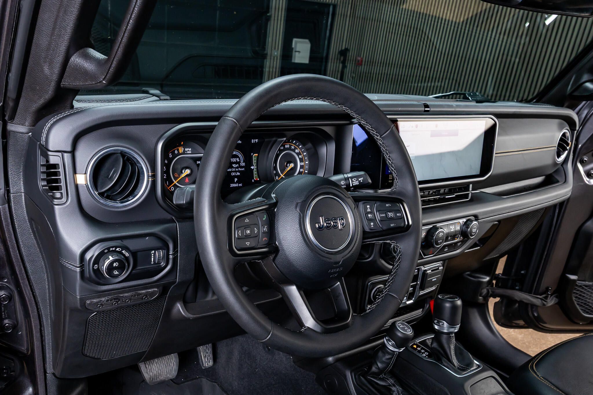 Used 2025 Jeep Gladiator Sport AWD/4WD image 14