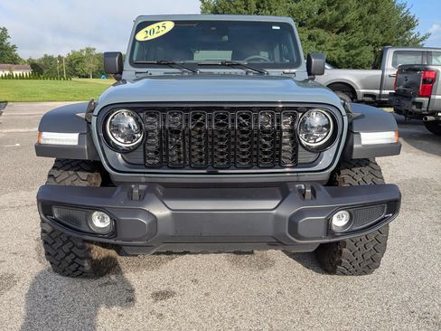 Used 2025 Jeep Wrangler Unlimited Sport AWD/4WD image 2