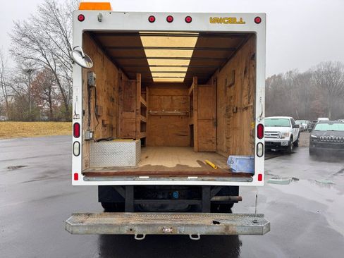 Used 2018 Ford E-450 and Econoline 450 Super Duty w/ Exterior Upgrade Package image 4