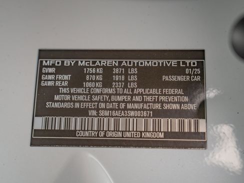 Used 2025 McLaren Artura RWD image 16