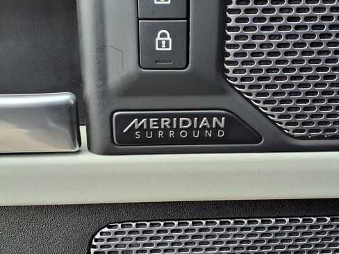 Used 2022 Land Rover Defender 110 SE AWD/4WD image 12