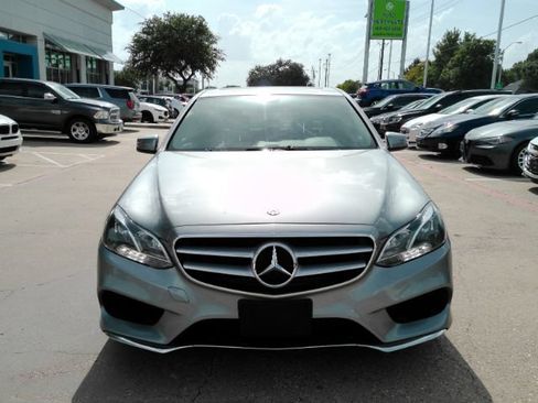 Used 2014 Mercedes-Benz E 250 BlueTEC Sedan image 3