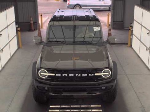 Used 2025 Ford Bronco Outer Banks w/ Sasquatch Package image 2