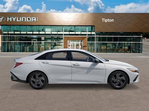 New 2026 Hyundai Elantra Sport image 7