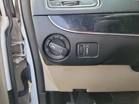 Used 2019 Dodge Grand Caravan SXT FWD image 21