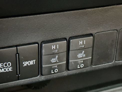 Used 2016 Toyota RAV4 Limited AWD/4WD image 20