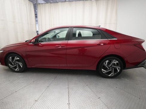 Used 2025 Hyundai Elantra Limited FWD image 23