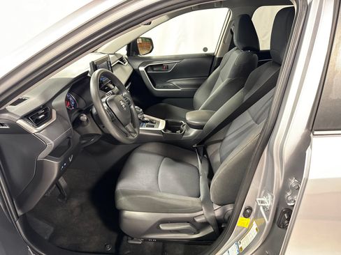Used 2019 Toyota RAV4 LE w/ All Weather Liner Package AWD/4WD image 3