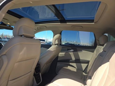 Used 2017 Lincoln MKX Reserve w/ Lincoln MKX Climate Package image 6