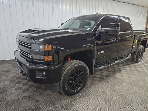 Used 2019 Chevrolet Silverado 2500 LTZ w/ Midnight Edition AWD/4WD image 8