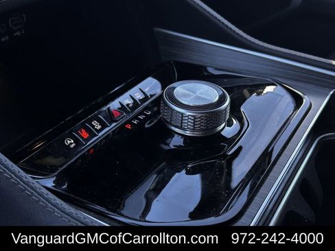 Used 2024 Jeep Wagoneer Series II w/ Flexible Seating Group image 17