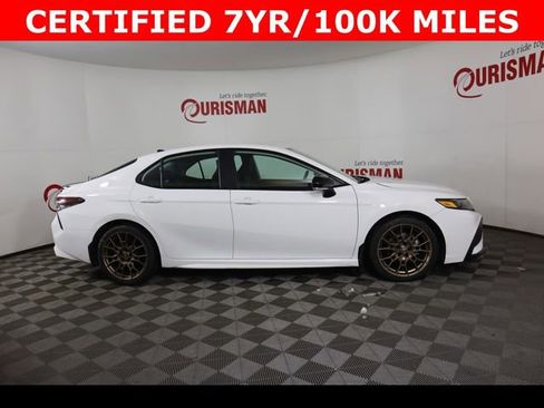 Used 2024 Toyota Camry SE w/ Convenience Package image 9
