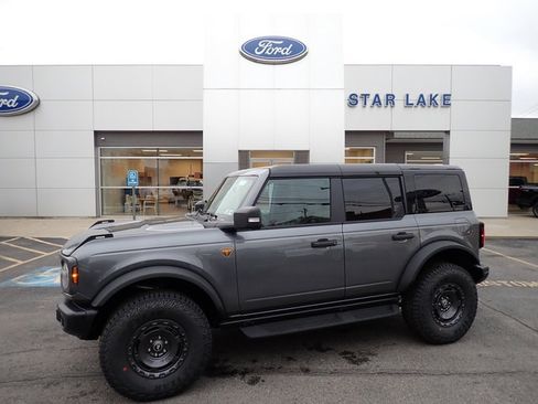 New 2025 Ford Bronco Badlands image 1