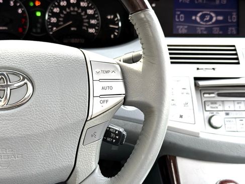 Used 2009 Toyota Avalon Limited image 42