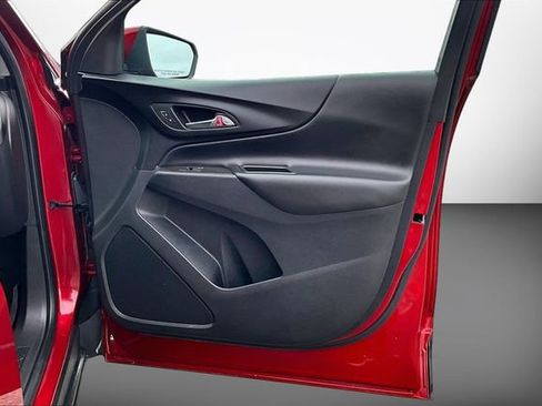 Used 2023 Chevrolet Equinox LT image 18