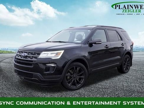 Used 2018 Ford Explorer XLT w/ XLT Appearance Package image 1