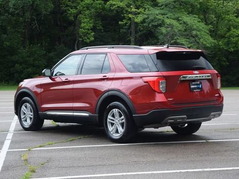 Used 2023 Ford Explorer XLT w/ Equipment Group 202A AWD/4WD image 24