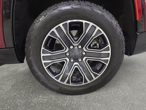 Used 2022 Jeep Wagoneer Series III w/ Rear Seat Video Group 1 AWD/4WD image 30