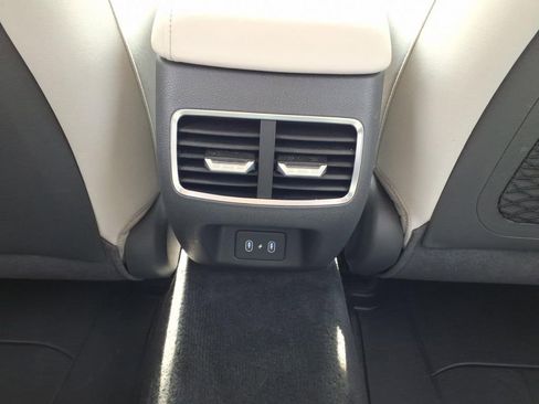 Used 2025 Hyundai Sonata SEL FWD image 13