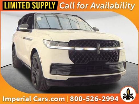 Used 2025 Lincoln Navigator Black Label AWD/4WD image 1