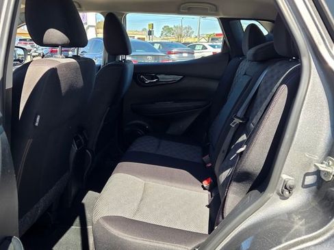 Used 2018 Nissan Rogue Sport SV w/ SV Technology Package image 6