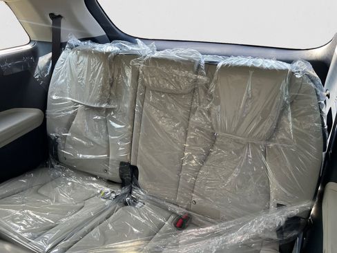 New 2026 Kia Carnival EX image 12