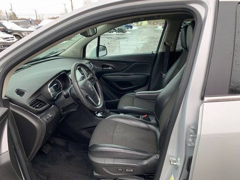 Used 2021 Buick Encore Preferred w/ Safety Package image 4