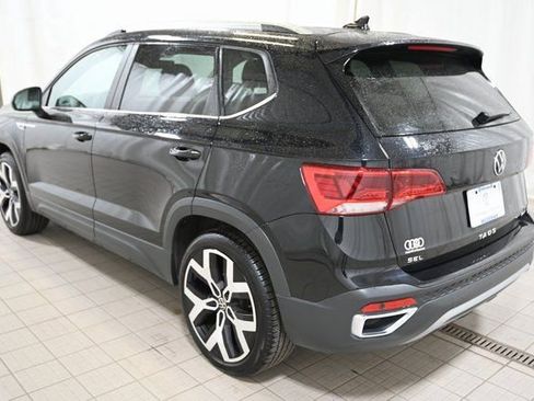 Used 2022 Volkswagen Taos SEL w/ Panoramic Sunroof Package image 11