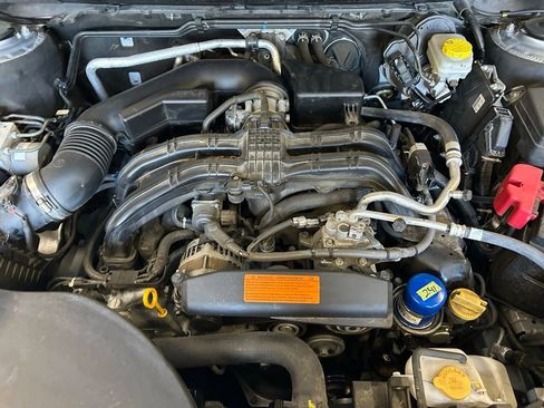 Used 2023 Subaru Outback Premium image 31