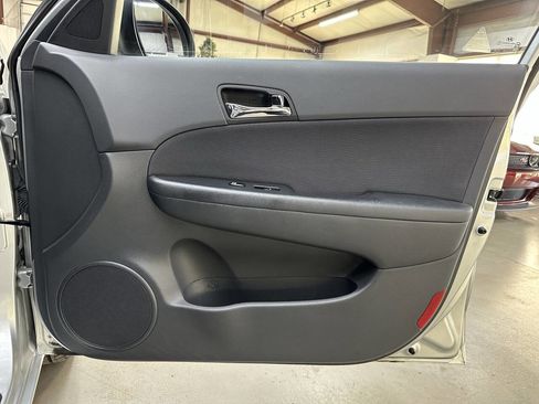 Used 2009 Hyundai Elantra image 16