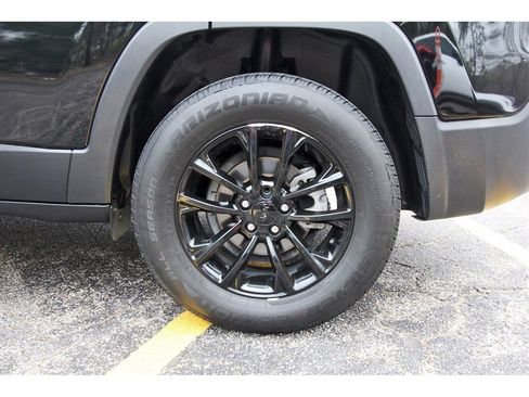 Used 2020 Jeep Cherokee Latitude image 29