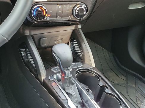 Used 2024 Chevrolet TrailBlazer LT w/ LT Cold Weather Package image 17