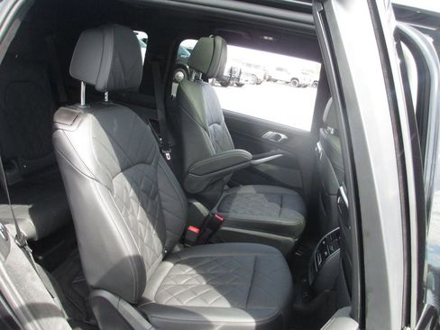 Used 2025 BMW X7 xDrive40i w/ M Sport Package AWD/4WD image 27