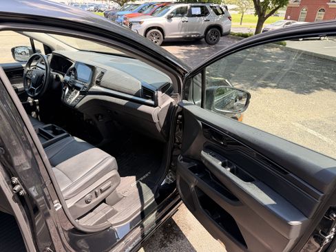 Used 2021 Honda Odyssey Touring image 15