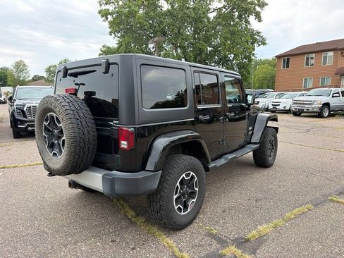 Used 2013 Jeep Wrangler Unlimited Sahara w/ Connectivity Group AWD/4WD image 5