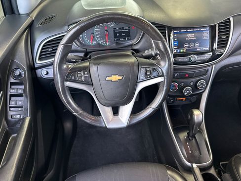 Used 2022 Chevrolet Trax LT w/ Driver Confidence Package AWD/4WD image 14