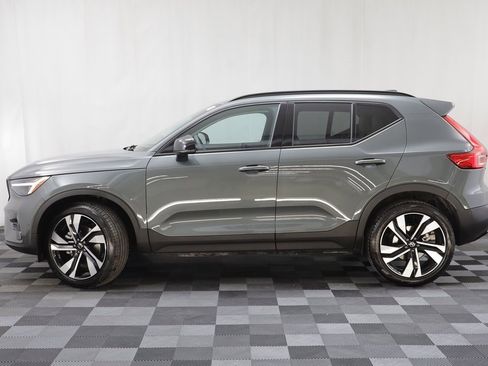 Used 2026 Volvo XC40 B5 Ultra w/ Climate Package image 4