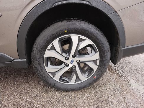 Certified 2022 Subaru Outback Limited image 40