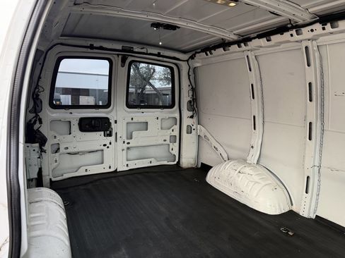 Used 2020 Chevrolet Express 2500 w/ Driver Convenience Package image 17