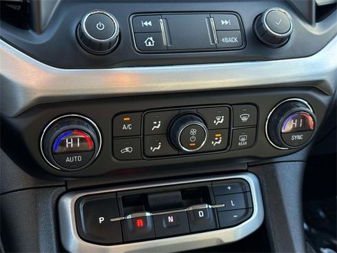 Used 2022 GMC Acadia SLT w/ Technology Package image 21