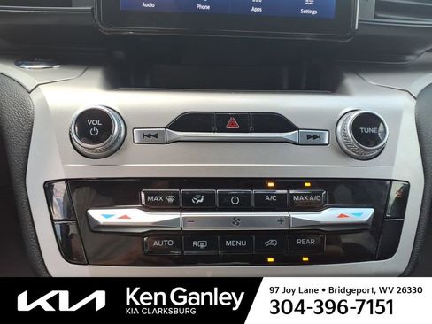 Used 2022 Ford Explorer XLT AWD/4WD image 17