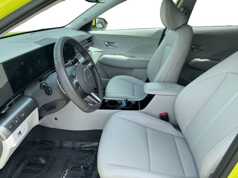 Certified 2025 Hyundai Kona Limited FWD image 9