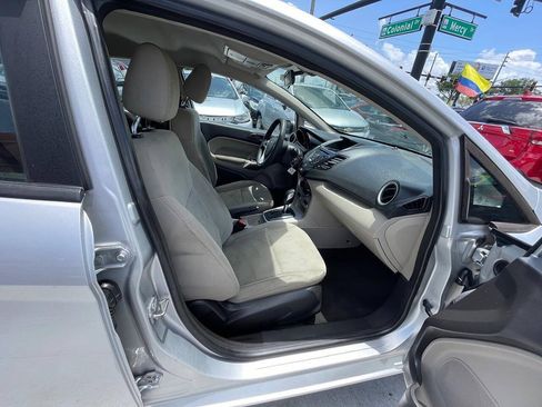 Used 2019 Ford Fiesta SE FWD image 12