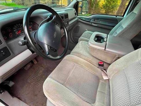 Used 2001 Ford F250 XLT AWD/4WD image 2