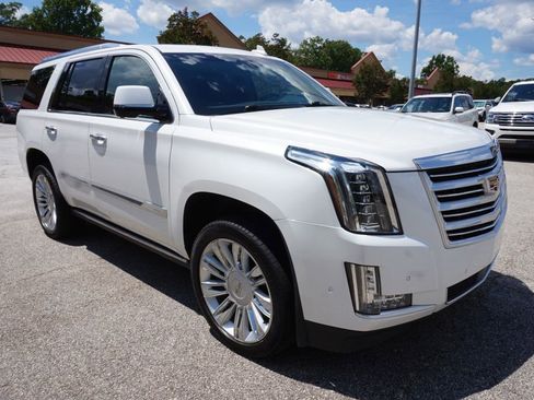 Used 2019 Cadillac Escalade Platinum image 1