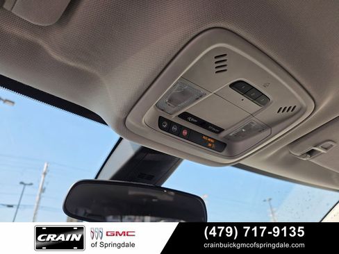 Used 2020 Chevrolet Traverse LT FWD image 20