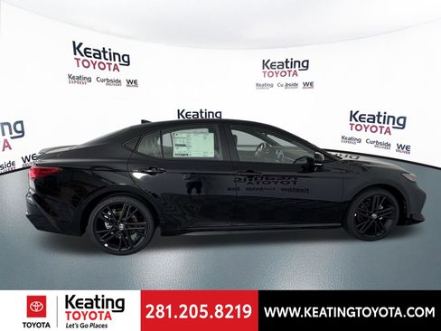 Used 2026 Toyota Camry SE FWD image 4