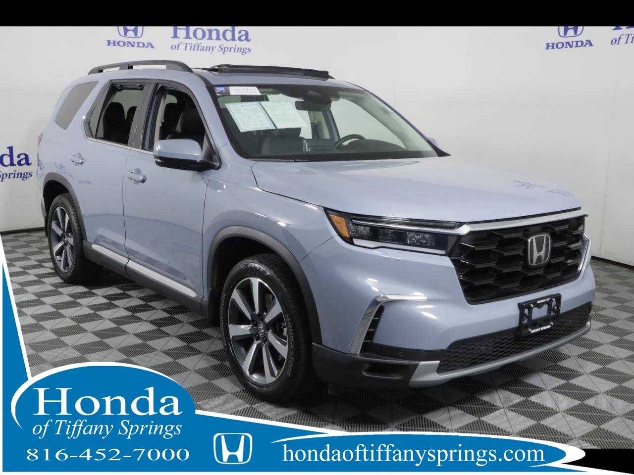 Certified 2025 Honda Pilot Touring image 1