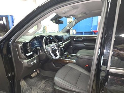 Used 2024 GMC Sierra 1500 Elevation w/ Preferred Package image 11