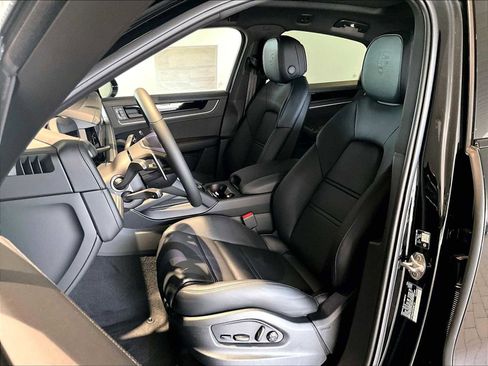 New 2026 Porsche Cayenne S image 5
